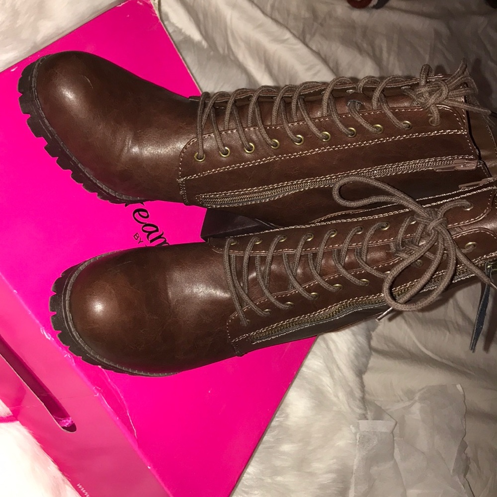 Booties - Picture 4 of 7